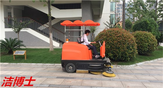 潔博士電動(dòng)掃地車(chē)用戶(hù)現場(chǎng) 潔博士電動(dòng)掃地車(chē)用戶(hù)現場(chǎng)