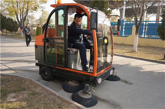 潔博士電動(dòng)清掃車(chē)