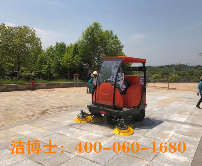 潔博士駕駛掃地車(chē)客戶(hù)案例-入駐江西潘陽(yáng)縣4A級景區 潔博士駕駛掃地車(chē)客戶(hù)案例-入駐江西潘陽(yáng)縣4A級景區