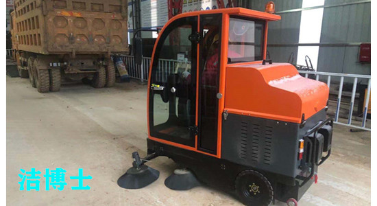 駕駛掃地車(chē)